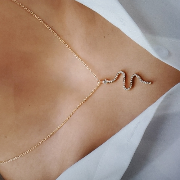 Gold Plated Necklace with Snake Accesory - Picture 4 of 4